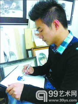 90后画家用圆珠笔作画 “蓝调”惊艳网友