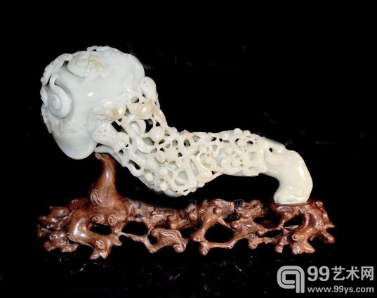 顶级珍品大型和田白玉玉如意。