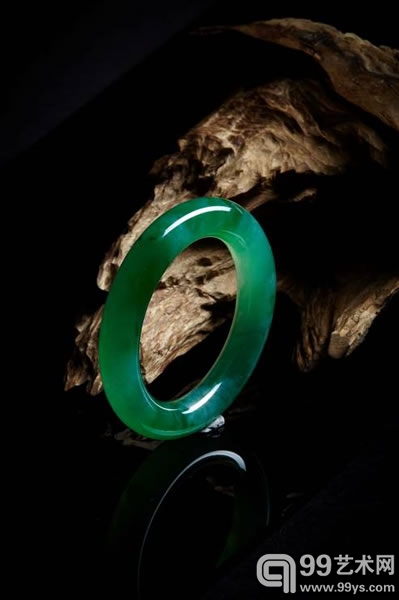 翡翠冰种满绿手镯 内径5.8cm