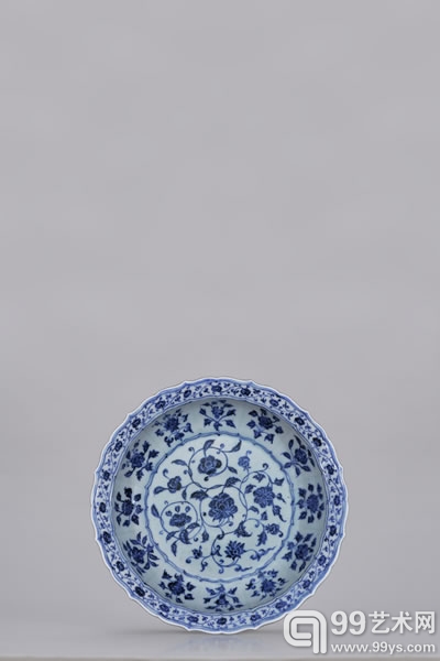 明 青花缠枝莲大盘 2880000-3600000