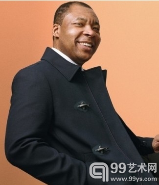 Okwui Enwezor被任命为第56届威尼斯双年展策展人