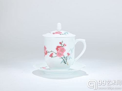 7501 釉下红梅茶杯一套（杯盖、茶托） 杯高 13.0cm 碟直径 14.5cm