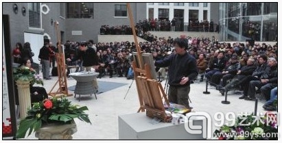 2012年5月，著名艺术家冷军和郭润文于武汉美术馆中庭现场写生，吸引众多艺术爱好者前来观摩