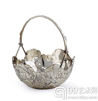 Tuck Chang & Company,Ltd.制作的提手可以活动的银质提篮。