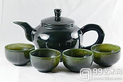 用青玉制成的茶具