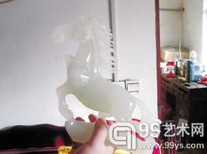 　轻信“拍卖行”，5万元买来的工艺品。