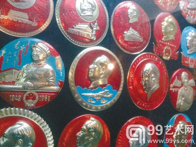 红色收藏市场一片红火 刮起“红色旋风”