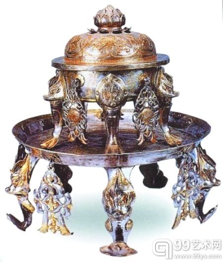 唐代 鎏金卧龟莲花纹五足银熏炉  法门寺博物馆藏