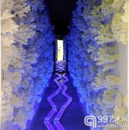 唐纳天与Absolut合作呈献艺术装置《末日延迟》