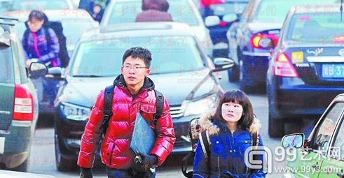 湖北美院考六个半小时 速写画交警难住艺考生