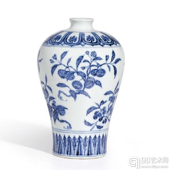 明永乐青花折枝瑞果纹梅瓶