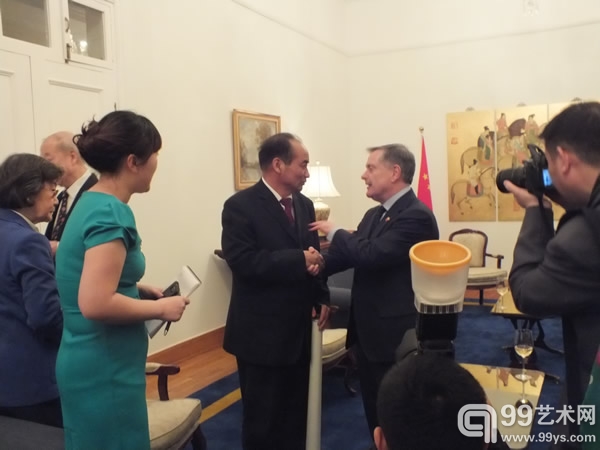 与爱尔兰公共支出与改革部部长布兰登·郝林先生交流