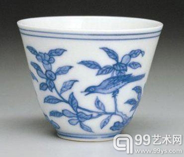 明成化青花花鸟杯 高4.7厘米 口径6.1厘米 足径2.5厘米