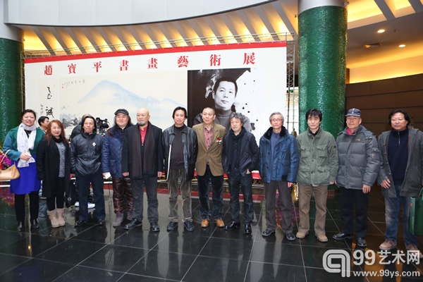 艺术界朋友观展