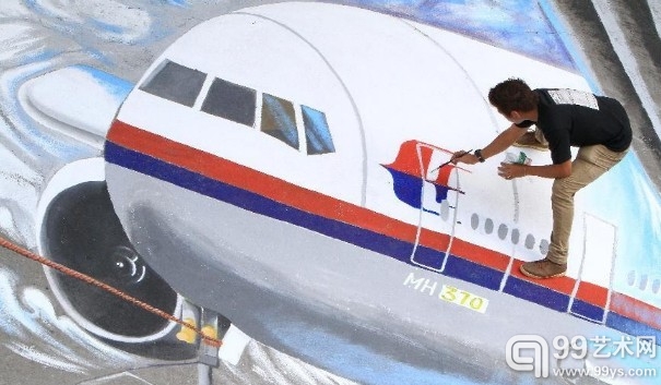 菲律宾艺术家绘制马航失联航班3D画