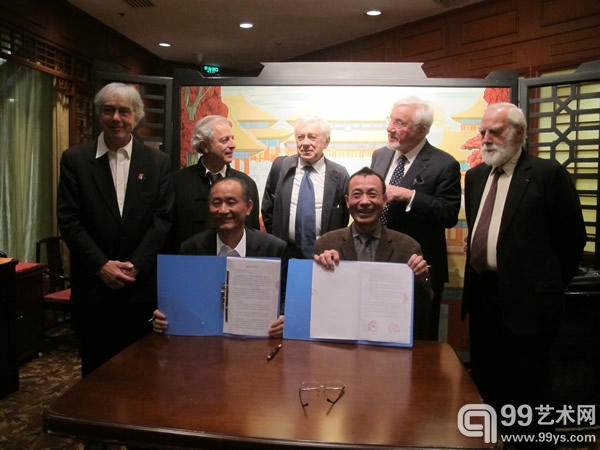 严陆根先生和法国美爵基金代表刘子杰合影