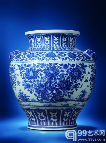 明正统 青花缠枝莲洞石牡丹莲瓣纹双兽耳盘口大罐 高41.9cm