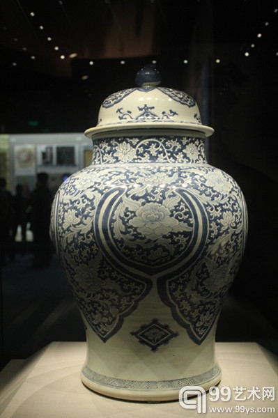 康熙青花花卉纹大将军盖罐.jpg