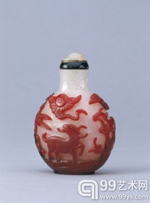 白套红玻璃三阳开泰鼻烟壶.jpg
