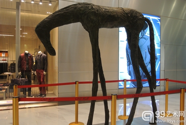 参展作品《包裹的马之一》