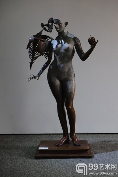unmask小组_ 装饰中的修辞—禁果-允许为人_铜（版本6）_ 175cm（高）_ 2012#1014