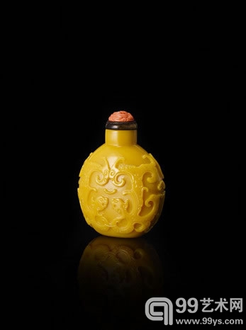 清 黄玻璃双夔龙纹鼻烟壶	