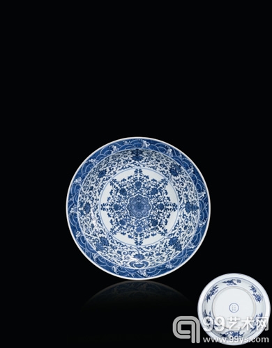 3074清雍正 青花莲托八宝大盘
