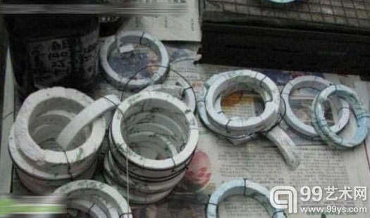 还未处理的没有水头颜色的石料