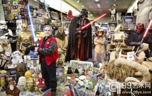 2013年9月11日，吉尼斯世界纪录保持者，收藏30万件星球大战纪念品的狂粉