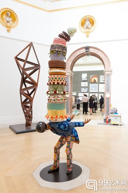 印卡•修尼巴尔（Yinka Shonibare）的作品《Cake Man II》