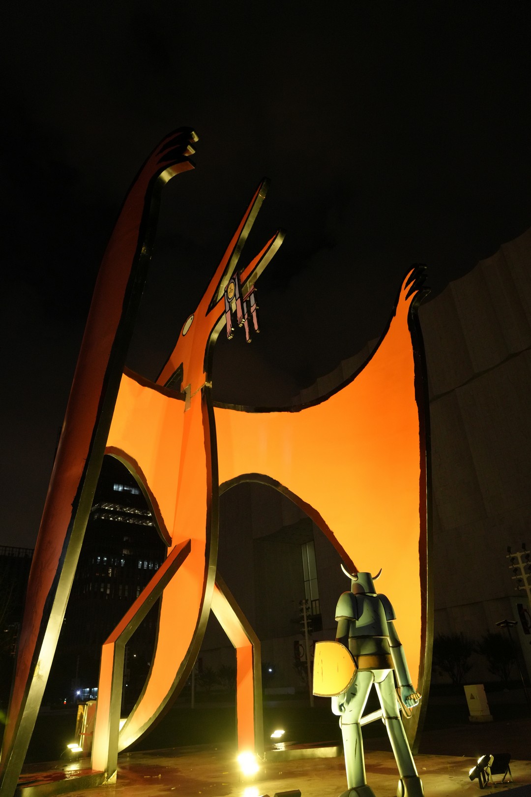 让&middot;朱利安（Jean Jullien）户外装置，&ldquo;Dino Bird&rdquo;  Jean Jullien Courtesy of NANZUKA ART INSTITUTE