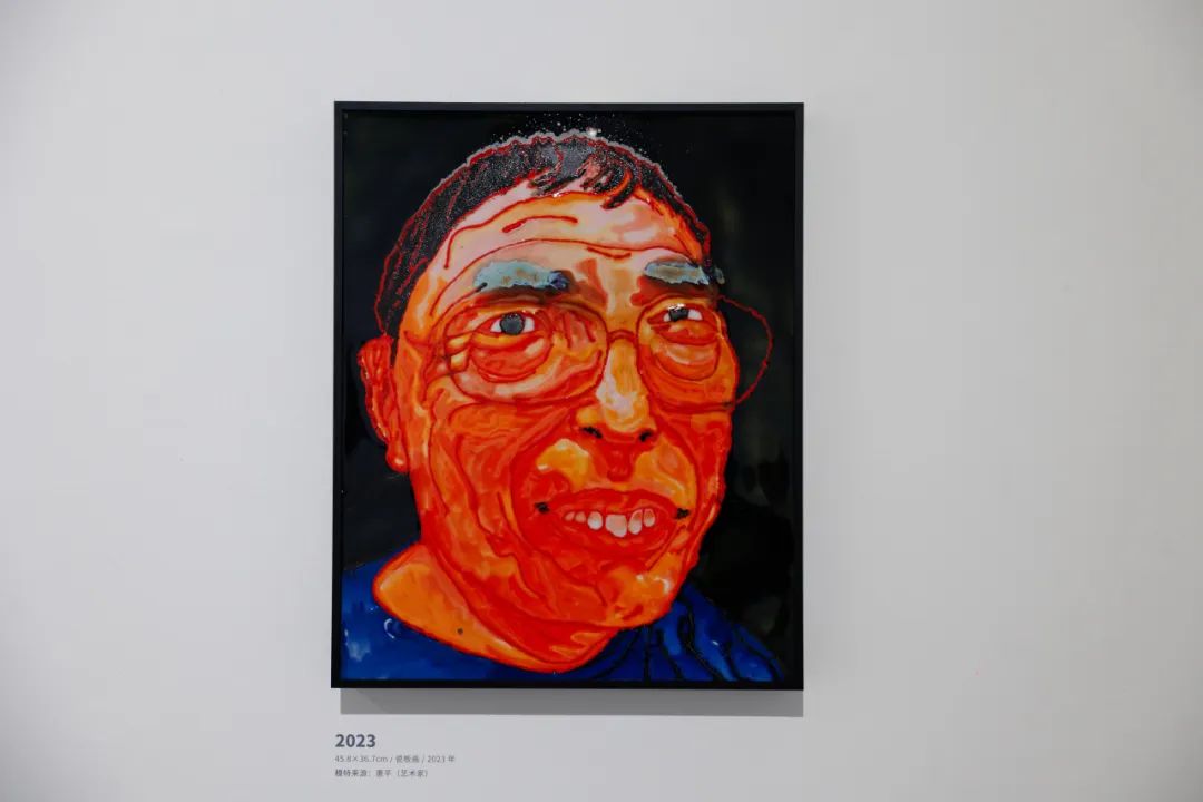 “大浪淘金——方力钧艺术展”现场 苏州金鸡湖美术馆