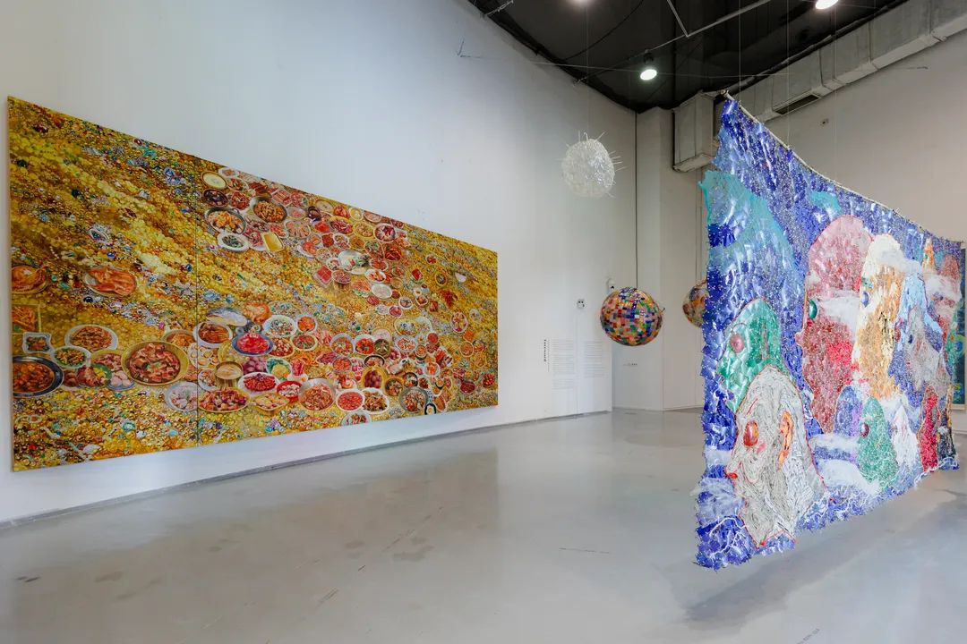 “大浪淘金——方力钧艺术展”现场 苏州金鸡湖美术馆