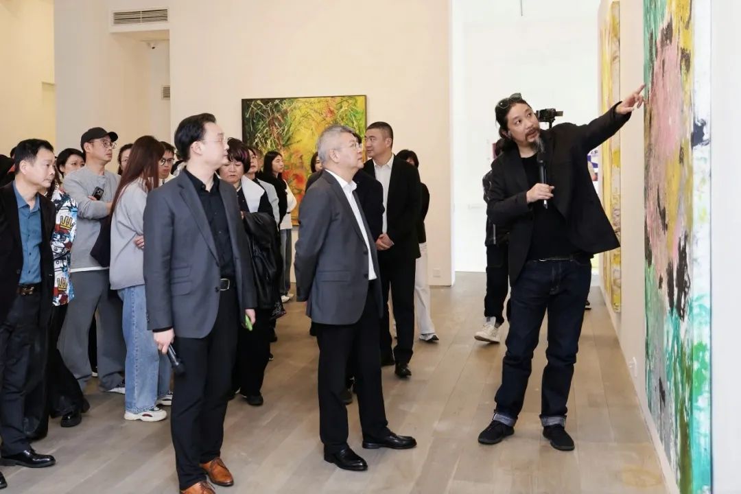 策展人鲍栋导览解读