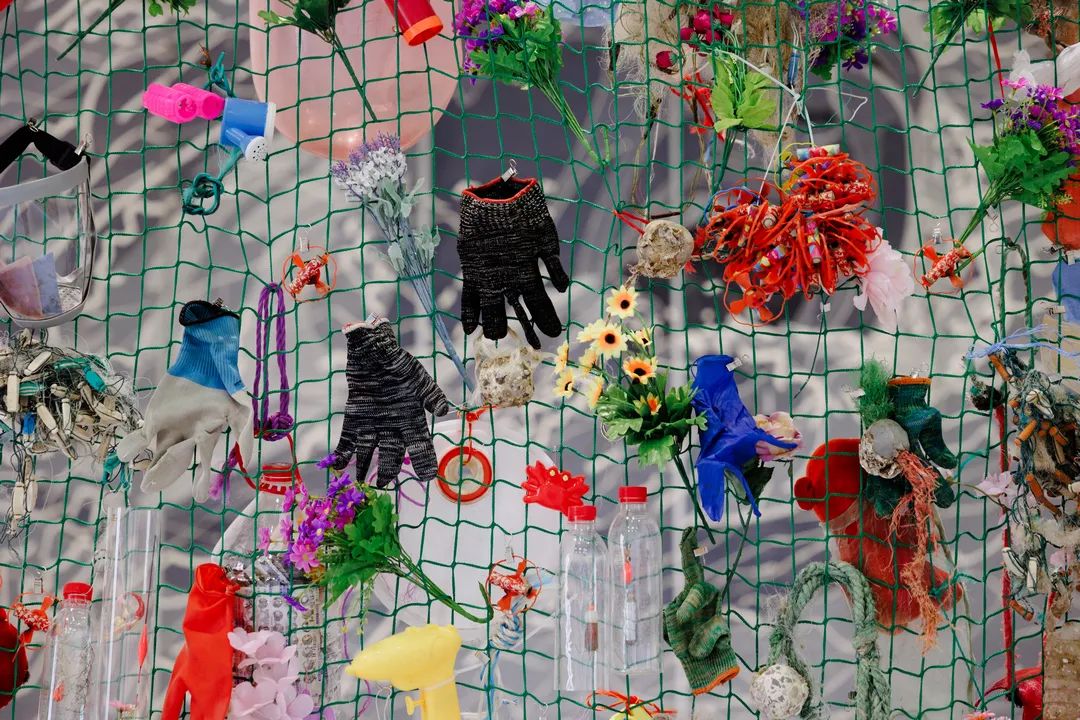“大浪淘金——方力钧艺术展”现场 苏州金鸡湖美术馆