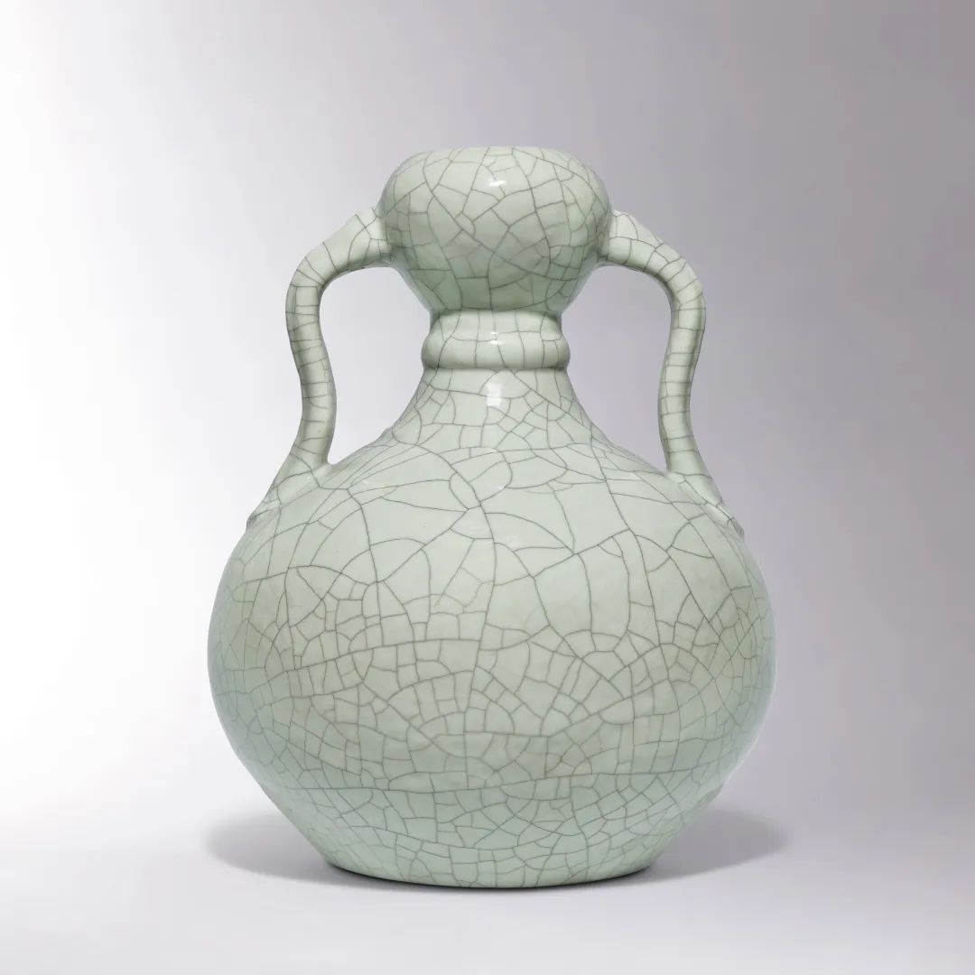 清雍正 仿哥釉绶带耳双喜宝珠葫芦尊