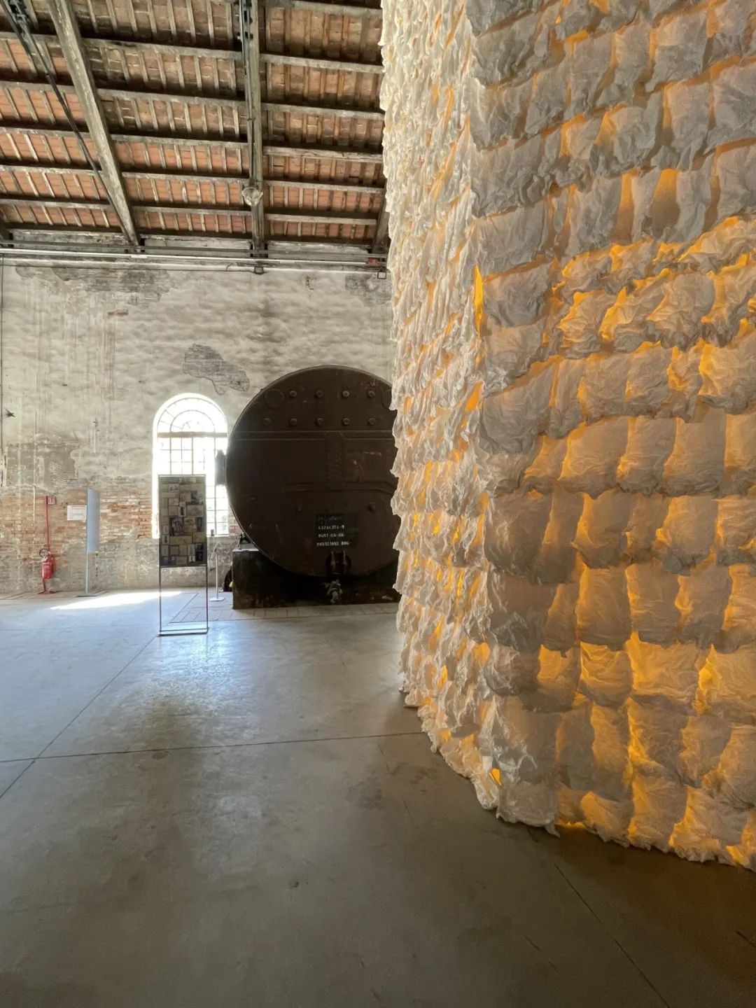 《宣纸塔》 8500&ndash;8700 mm&times;3500mm