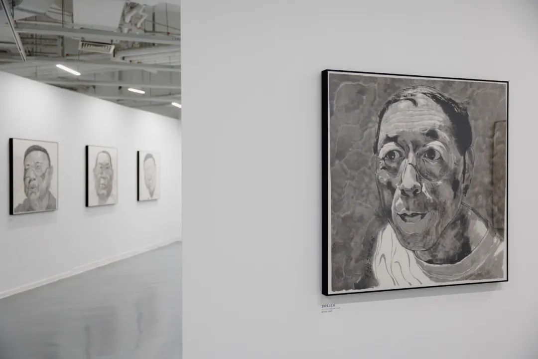 “大浪淘金——方力钧艺术展”现场 苏州金鸡湖美术馆
