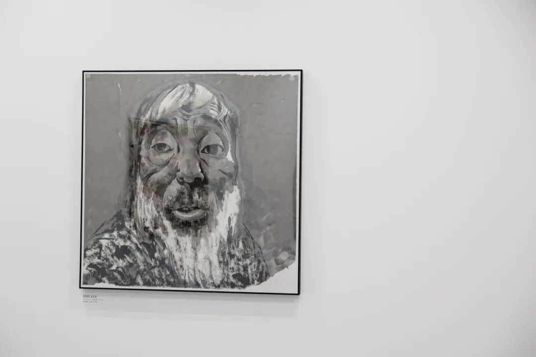“大浪淘金——方力钧艺术展”现场 苏州金鸡湖美术馆
