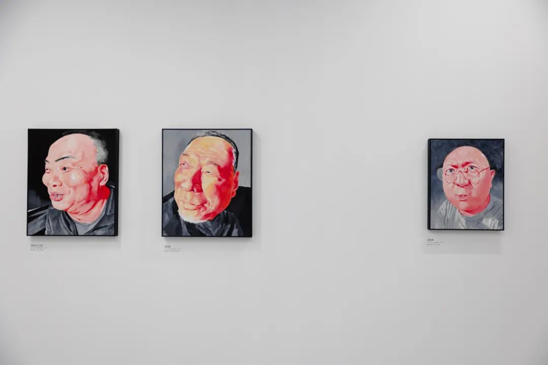 “大浪淘金——方力钧艺术展”现场 苏州金鸡湖美术馆