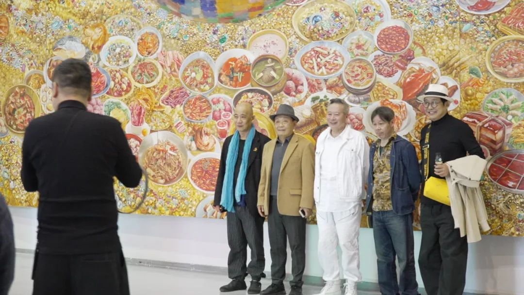 “大浪淘金——方力钧艺术展”现场 苏州金鸡湖美术馆