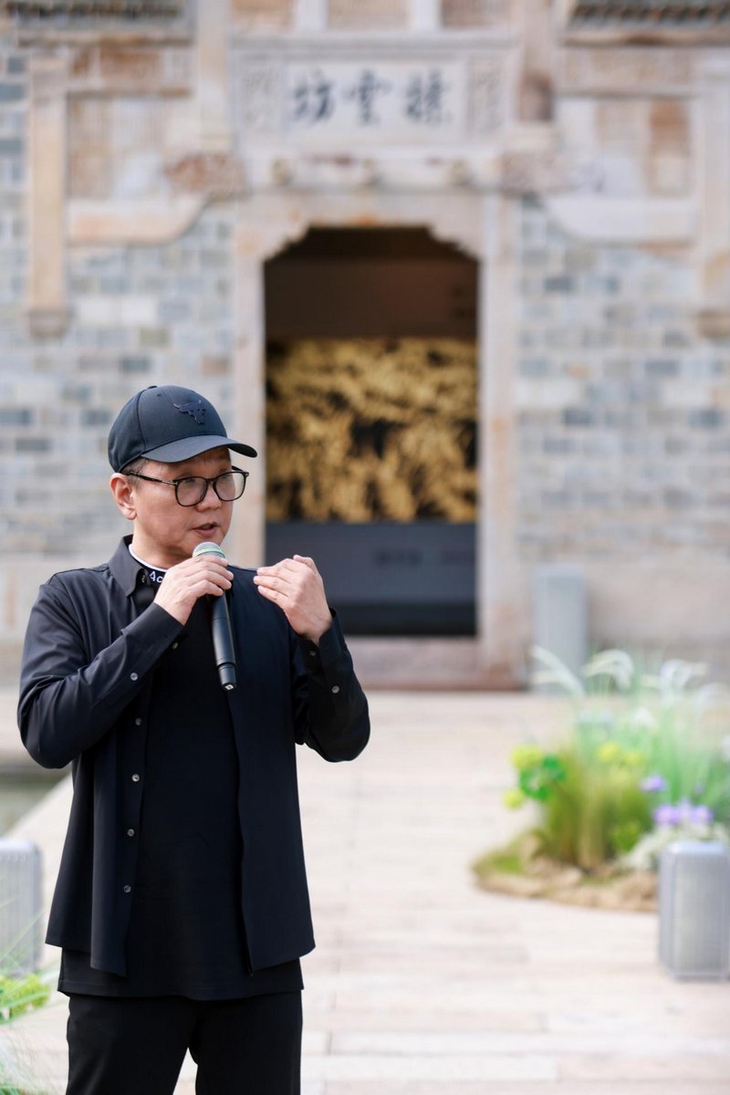 艺术家潘微老师