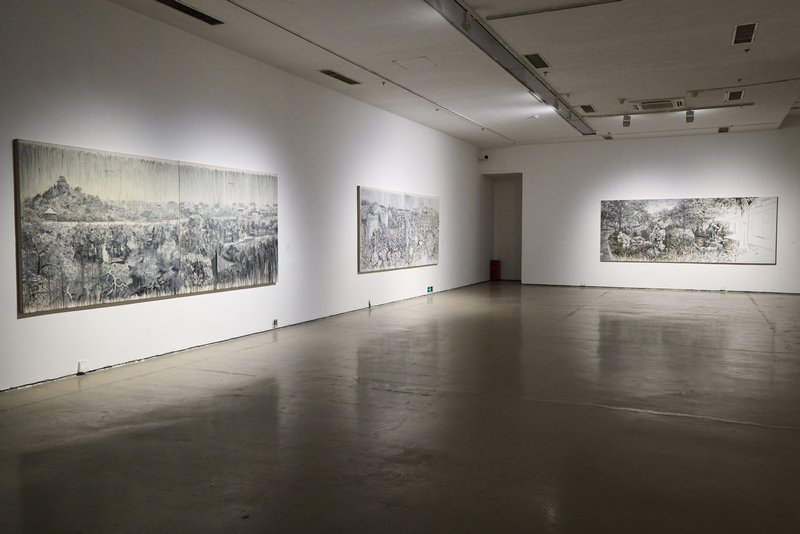 刘锟个展《相互接近的蓝》二层展览现场