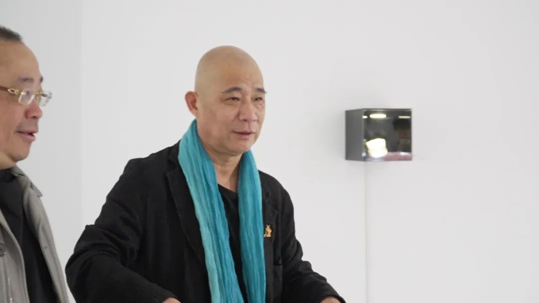 「大浪淘金:方力钧艺术展」展览现场 苏州金鸡湖美术馆,2026