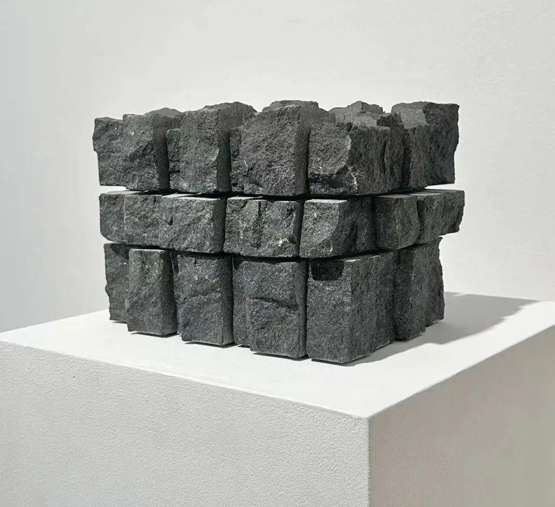 黑立方体 2024 大理石 17 x 25 x 17 cm