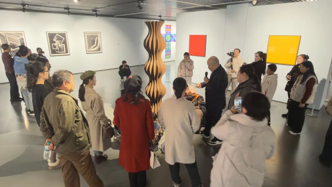 《无界·德国当代艺术展》策展人任戎导览