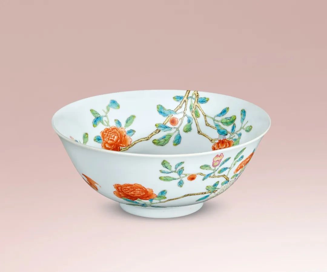 清乾隆 粉彩过枝石榴牡丹纹碗