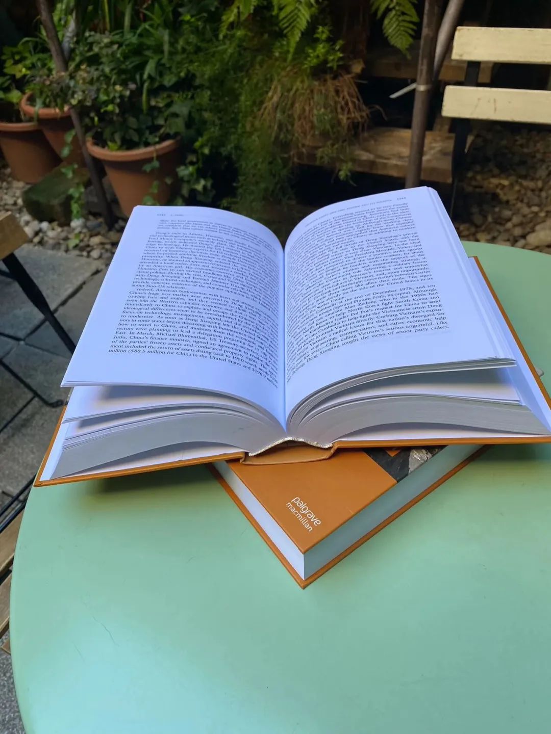 《20世纪中国史》英文版，2023，图片致谢：吕澎