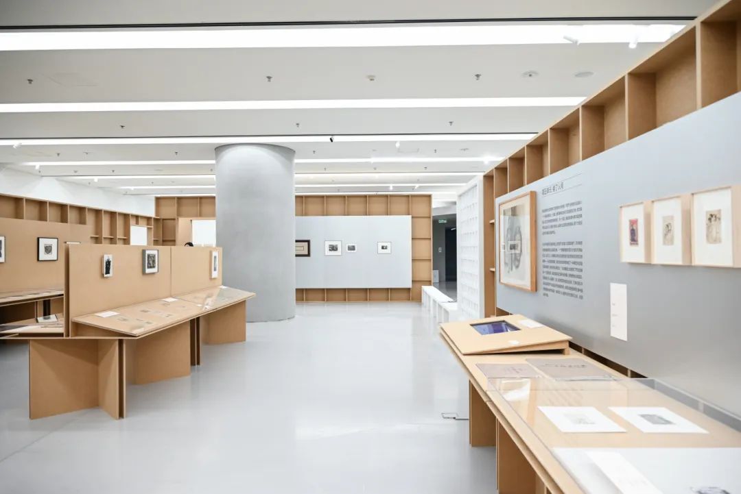 ▲展览现场 “换了人间：符罗飞的现实主义绘画与中国战时艺术”