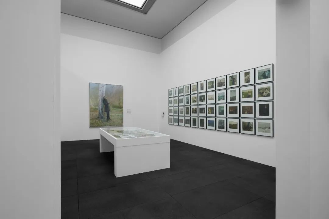 “现在就唱歌：何多苓艺术展”现场 艺术家和应空间当代艺术中心惠允